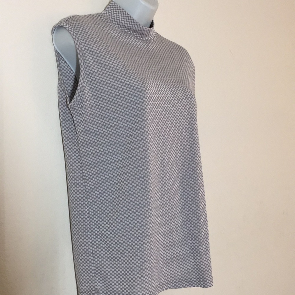 Sinheung Sleeveless Small Checkerboard Pattern Turtleneck Top - Picture 4 of 13